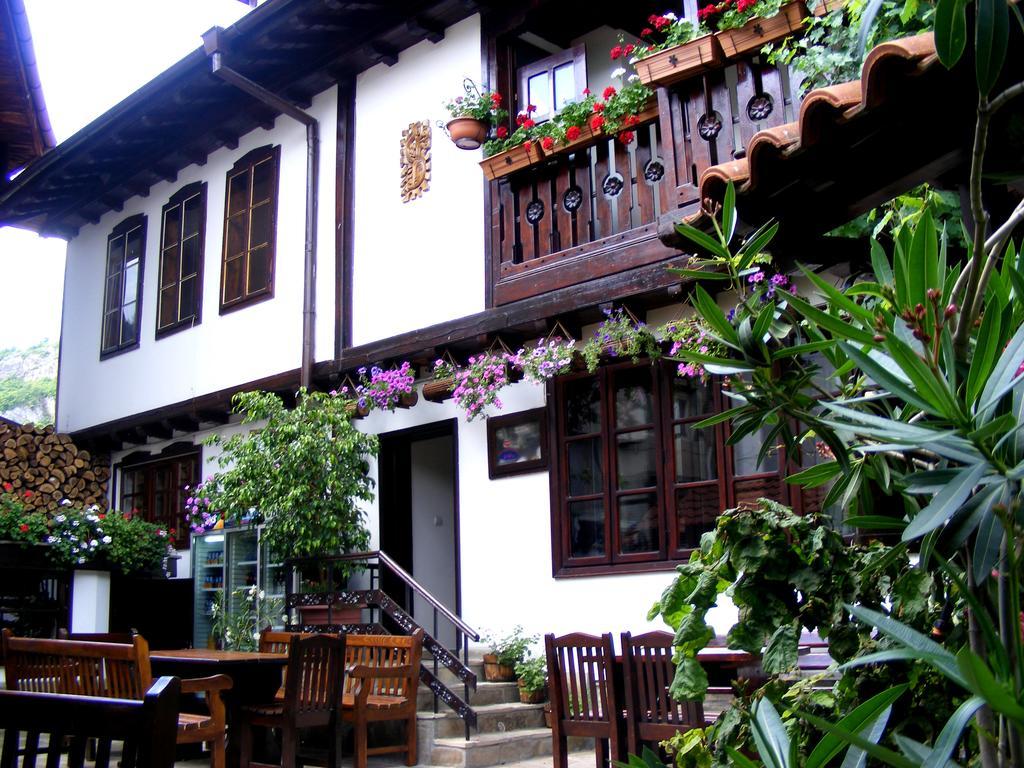 Family Hotel Varosha 2003 Lovech Exterior foto
